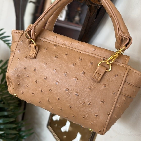 Lori Greiner Faux Ostrich Mini Bag Neutral Tan Zip Purse w/ Gold Tone Accents - Picture 11 of 15